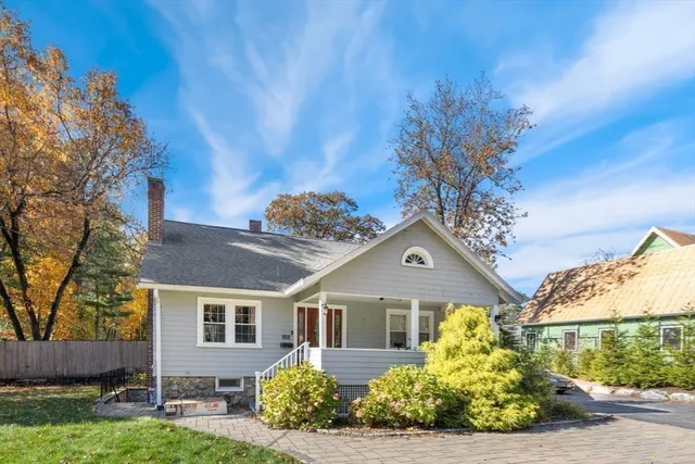 $899,000 | 928 Main Street, Lynnfield, MA 01940