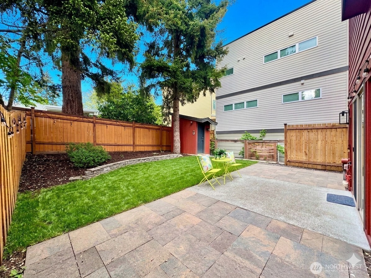 2138 North 113th Street, Unit B Seattle, WA 98133 - Photo 34 of 37