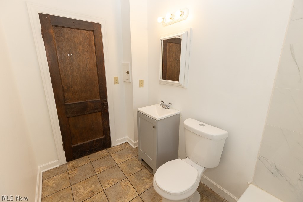 14221 Glenside Road Cleveland, OH 44110 - Photo 33 of 50