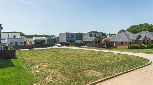 $325,000 | 9749 Williford Trail, Frisco, TX 75033