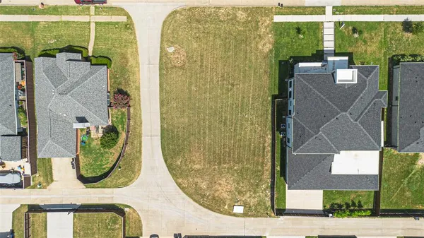 $325,000 | 9749 Williford Trail, Frisco, TX 75033