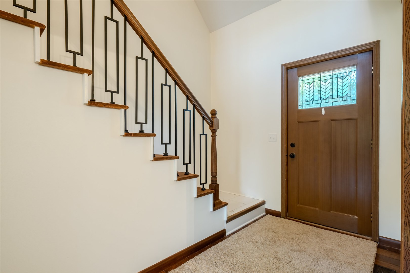 4397 North 3200 East Road Arrowsmith, IL 61722 - Photo 6 of 33 a view of an entryway with wooden floor