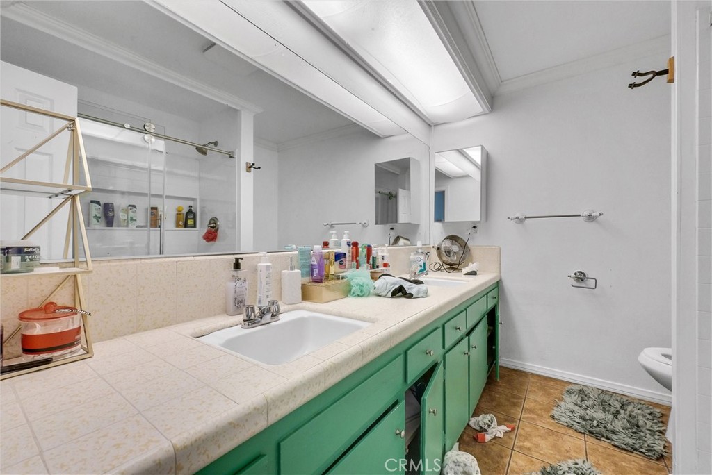 5291 Carnelian Street Rancho Cucamonga, CA 91701 - Photo 7 of 43 Bathroom Main house