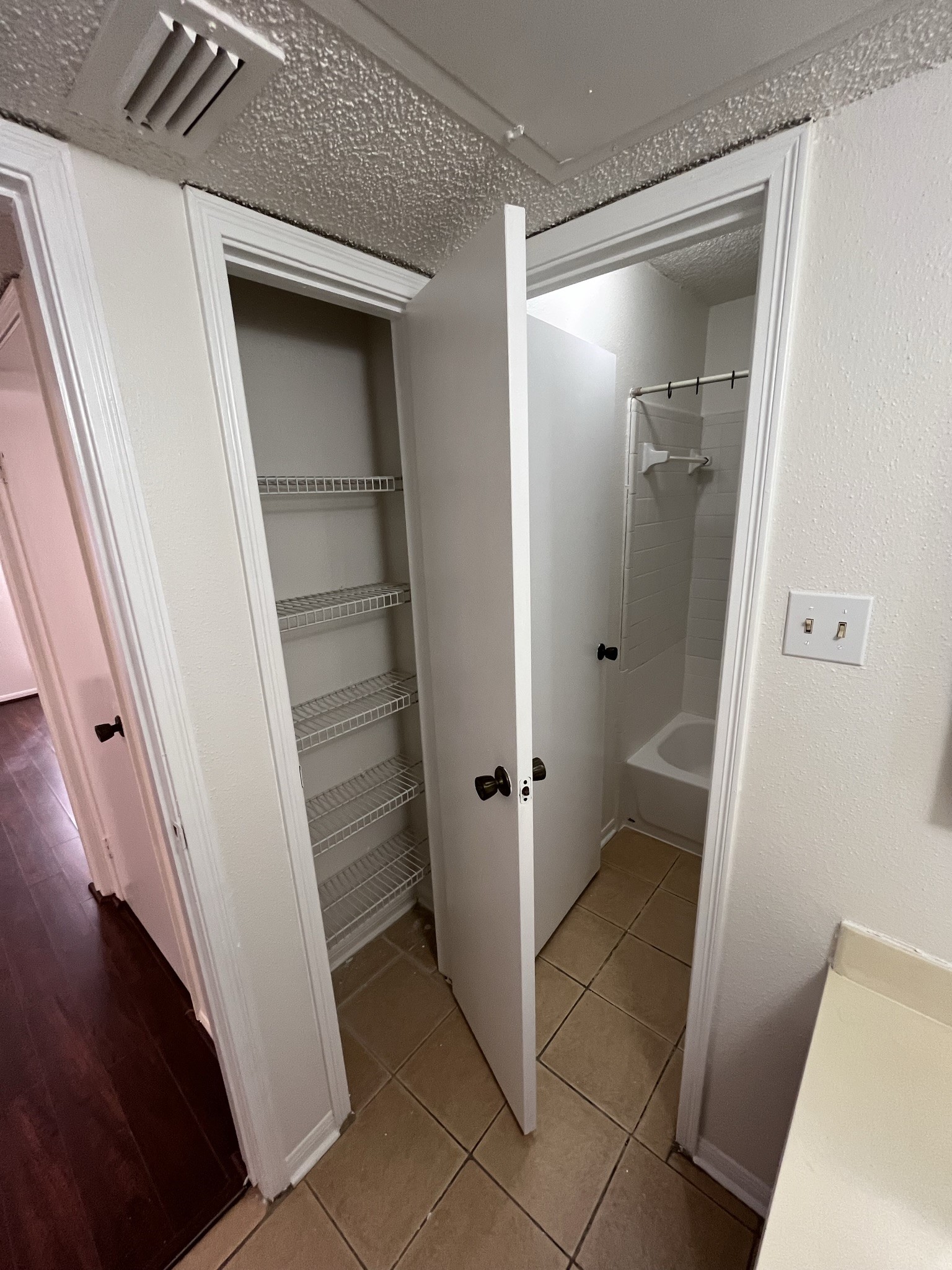 2120 El Paseo Street, Unit 1912 Houston, TX 77054 - Photo 18 of 34 a view of an empty room