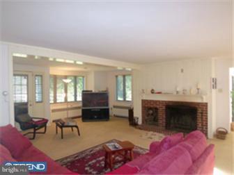88 Street Road New Hope, PA 18938 - Photo 4 of 7 Living Room