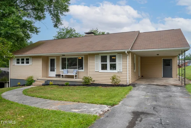 $279,000 | 1140 Foxcroft Road, Bristol, VA 24201