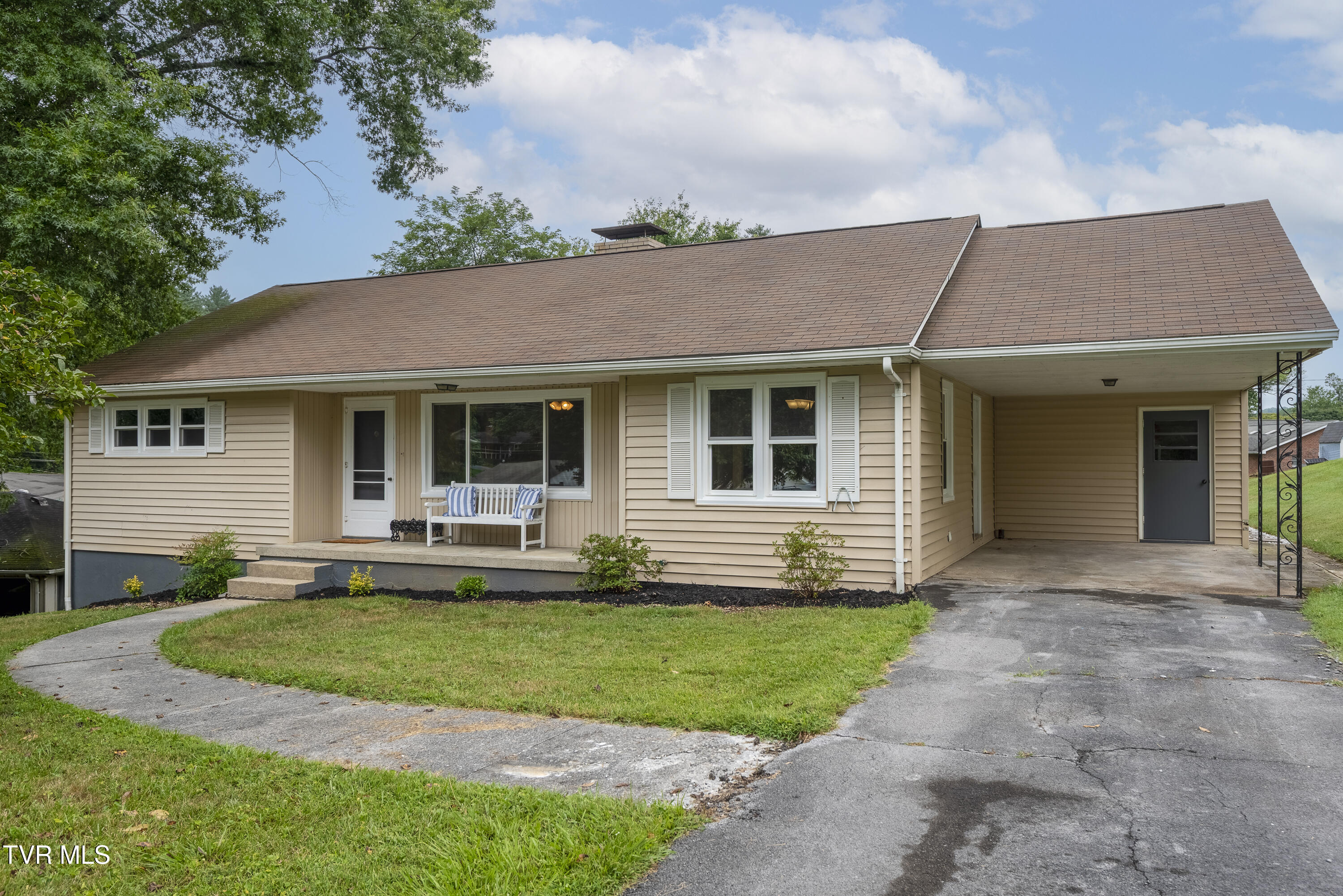 1140-Foxcroft-Rd-Bristol-VA Matt-Smith-R