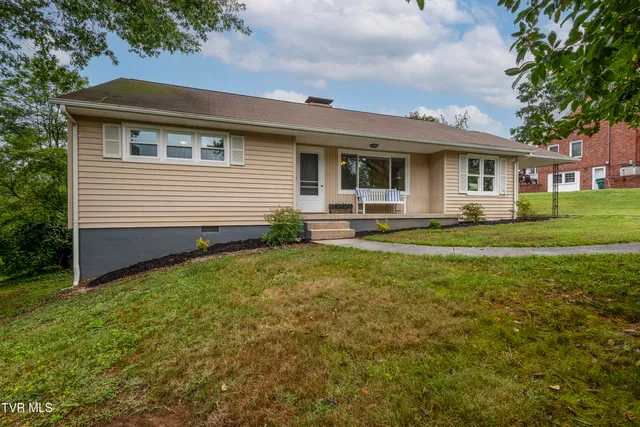 $279,000 | 1140 Foxcroft Road, Bristol, VA 24201