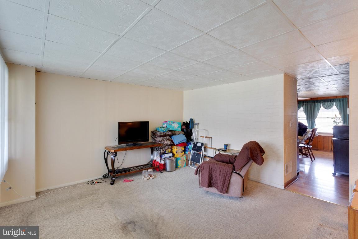 8049 Wynbrook Road Baltimore, MD 21224 - Photo 4 of 30
