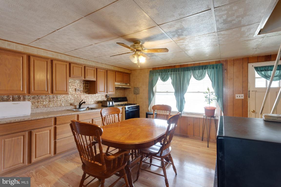 8049 Wynbrook Road Baltimore, MD 21224 - Photo 10 of 30