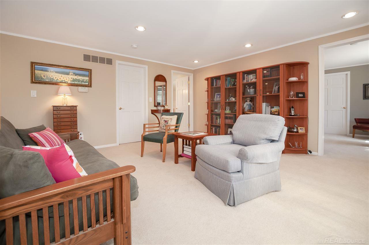 1415 South Renaud Road Grosse Pointe, MI 48236 - Photo 32 of 65 31386500-31.JPG