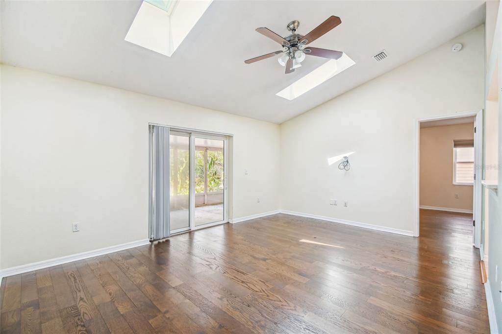 7021 Oregon Chickadee Road Weeki Wachee, FL 34613 - Photo 4 of 49