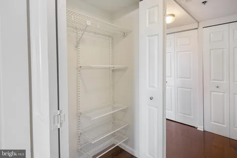 $274,900 | 10101 Grosvenor Place, Unit 2008, Rockville, MD 20852