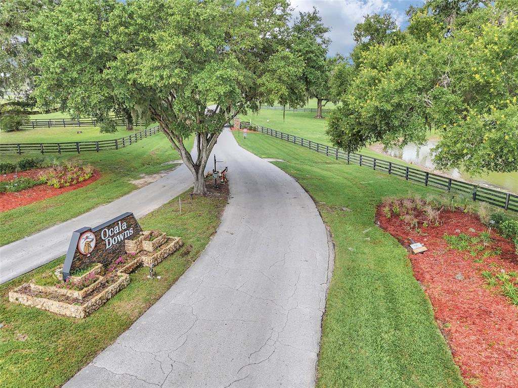 1989 Northwest 111th Loop Ocala, FL 34475 - Photo 53 of 55 a view of a garden with an outdoor space