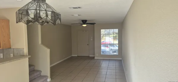 $1,950 | 39 Dunthorte Lane, San Antonio, TX 78250