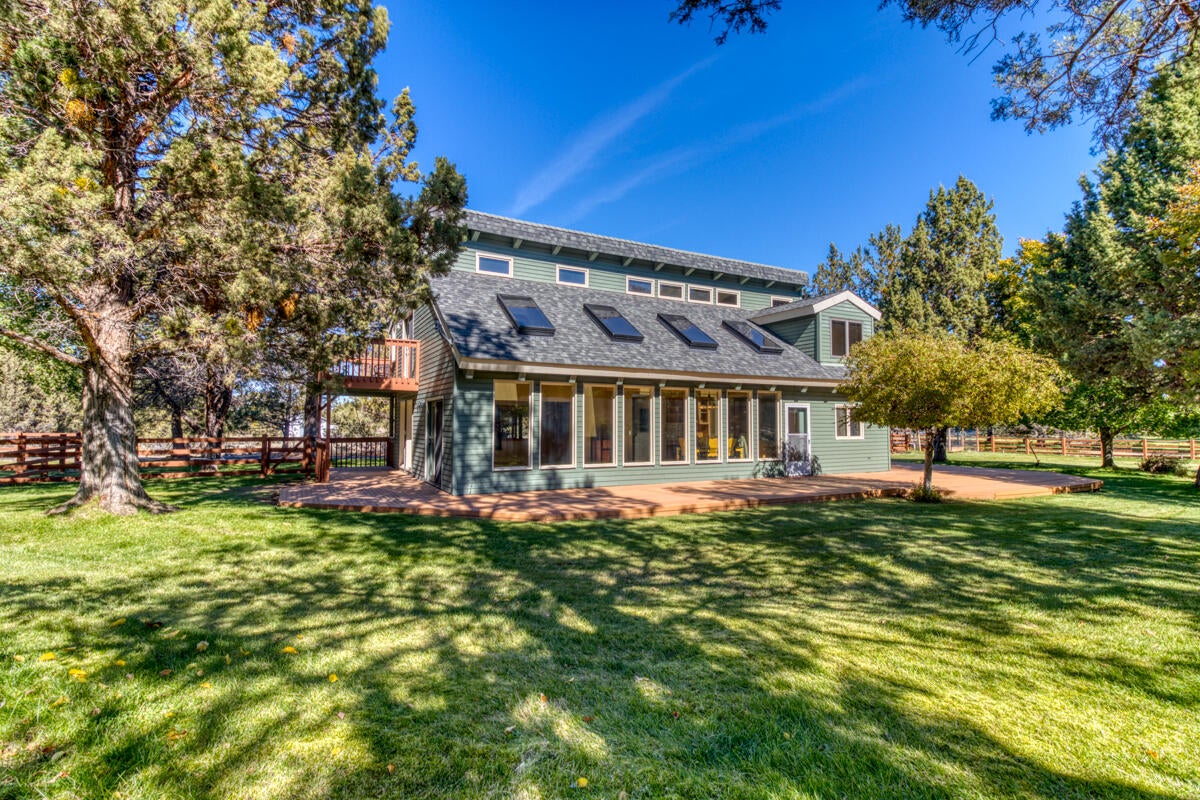 63330 Old Deschutes Road Bend, OR 97701 - Photo 1 of 34 Park like setting