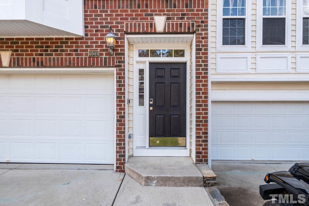 6949 Middleboro Drive Raleigh, NC 27612 - Photo 3 of 35
