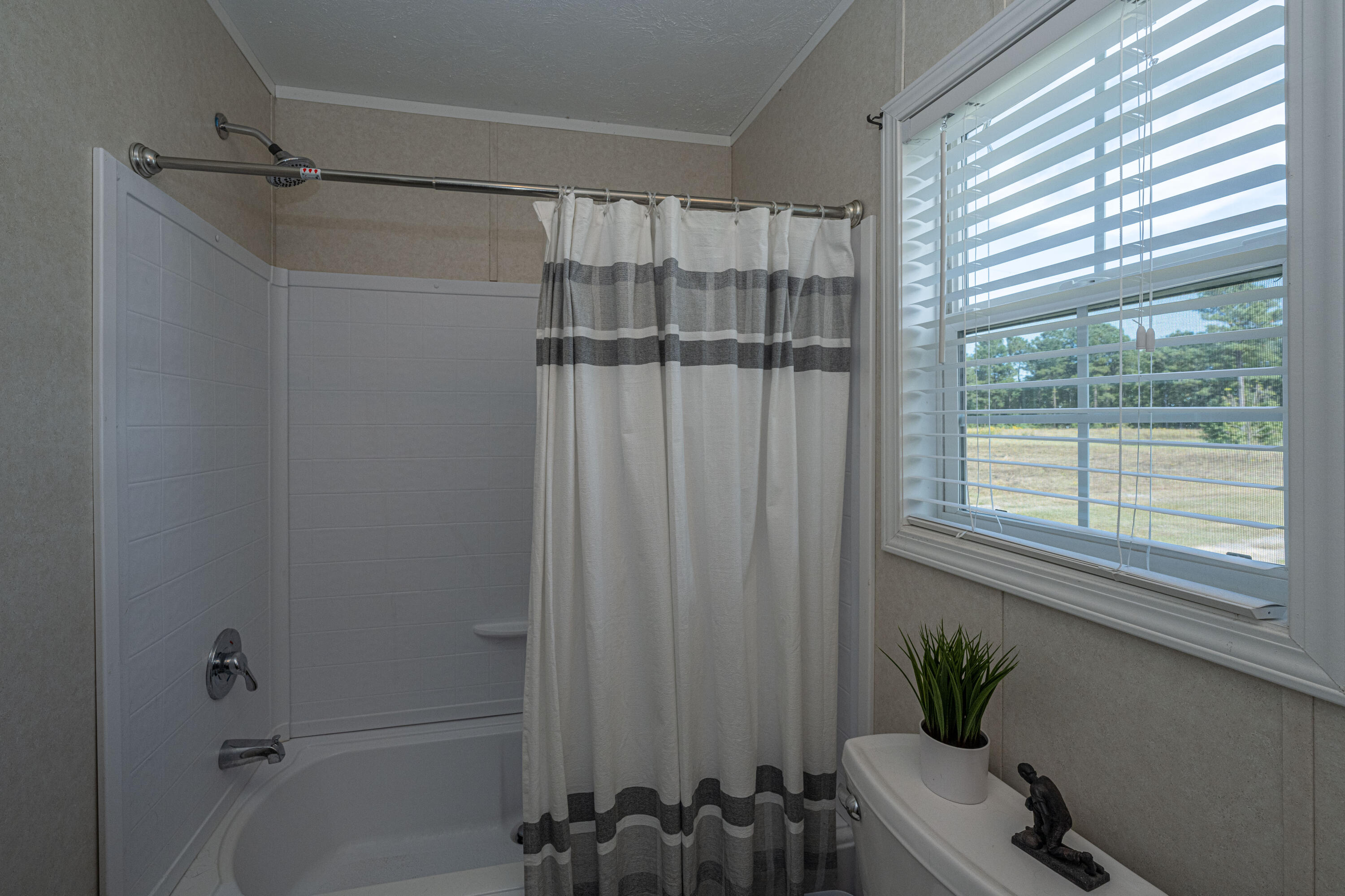 2542 Old Gilliard Road Ridgeville, SC 29472 - Photo 28 of 51 Guest Bathroom