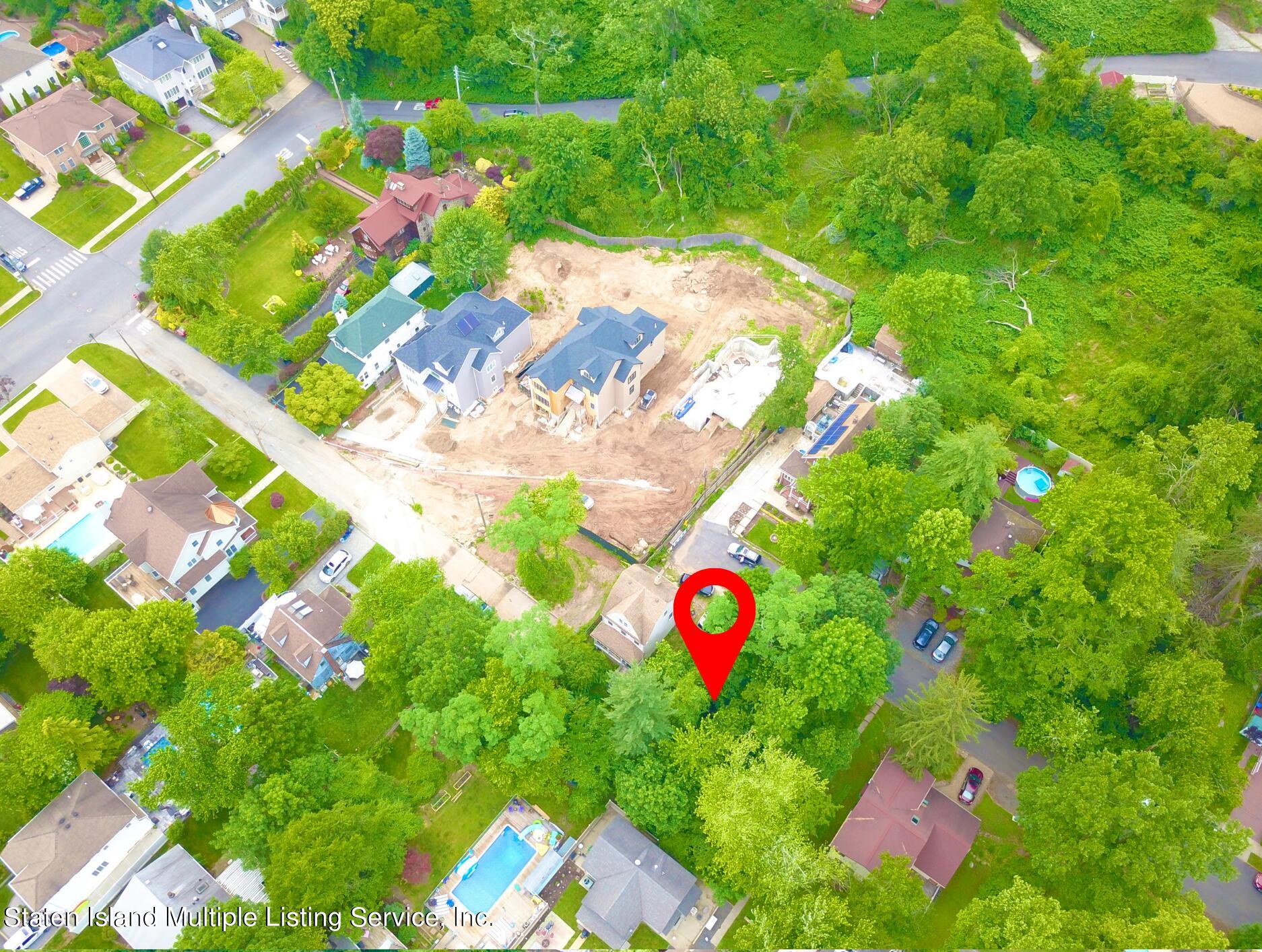 392 St George Road Staten Island, NY 10306 - Photo 4 of 7 8