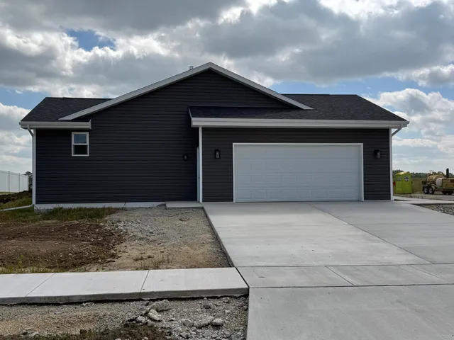 $389,900 | 1104 Hilltop Drive, Milton, WI 53563