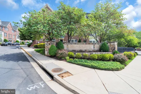 $895,000 | 2619 South Kenmore Court, Arlington, VA 22206