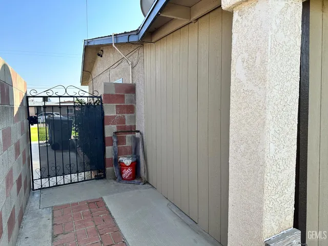 a view of outdoor space