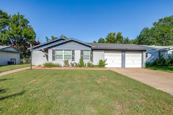 $2,000 | 213 Northwest Jayellen Avenue, Burleson, TX 76028