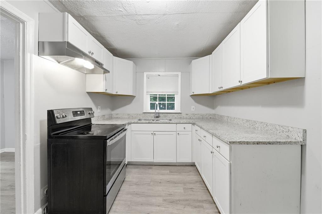 1112 Valley View Road Southeast Atlanta, GA 30315 - Photo 13 of 30