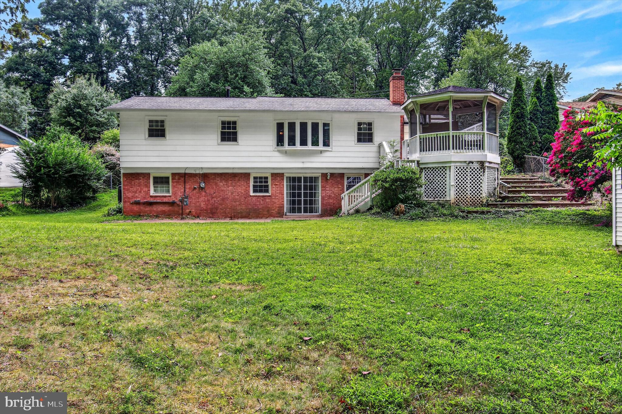 5621 Ravenel Lane Springfield, VA 22151 - Photo 33 of 37 Rear View