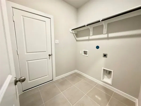 $2,050 | 12164 Ridge Top Drive, Conroe, TX 77304