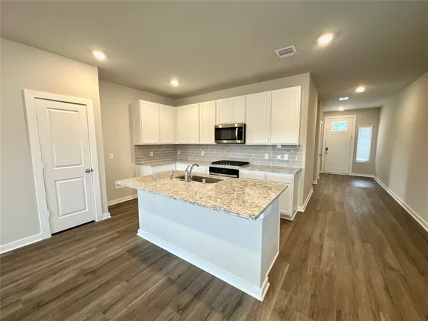 $2,050 | 12164 Ridge Top Drive, Conroe, TX 77304