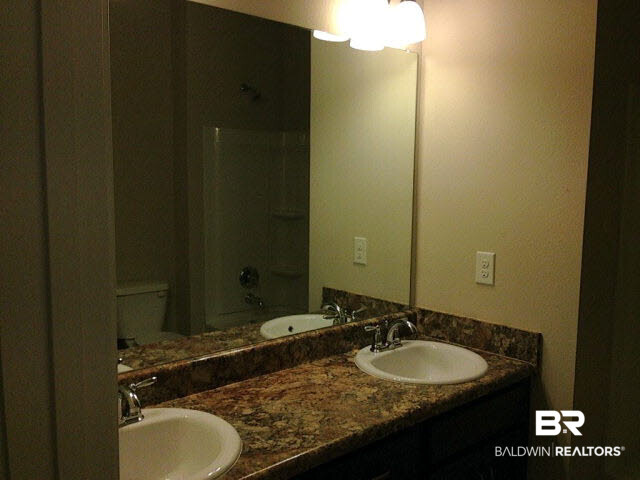 107 Open Field Drive Fairhope, AL 36532 - Photo 4 of 11 hall bath