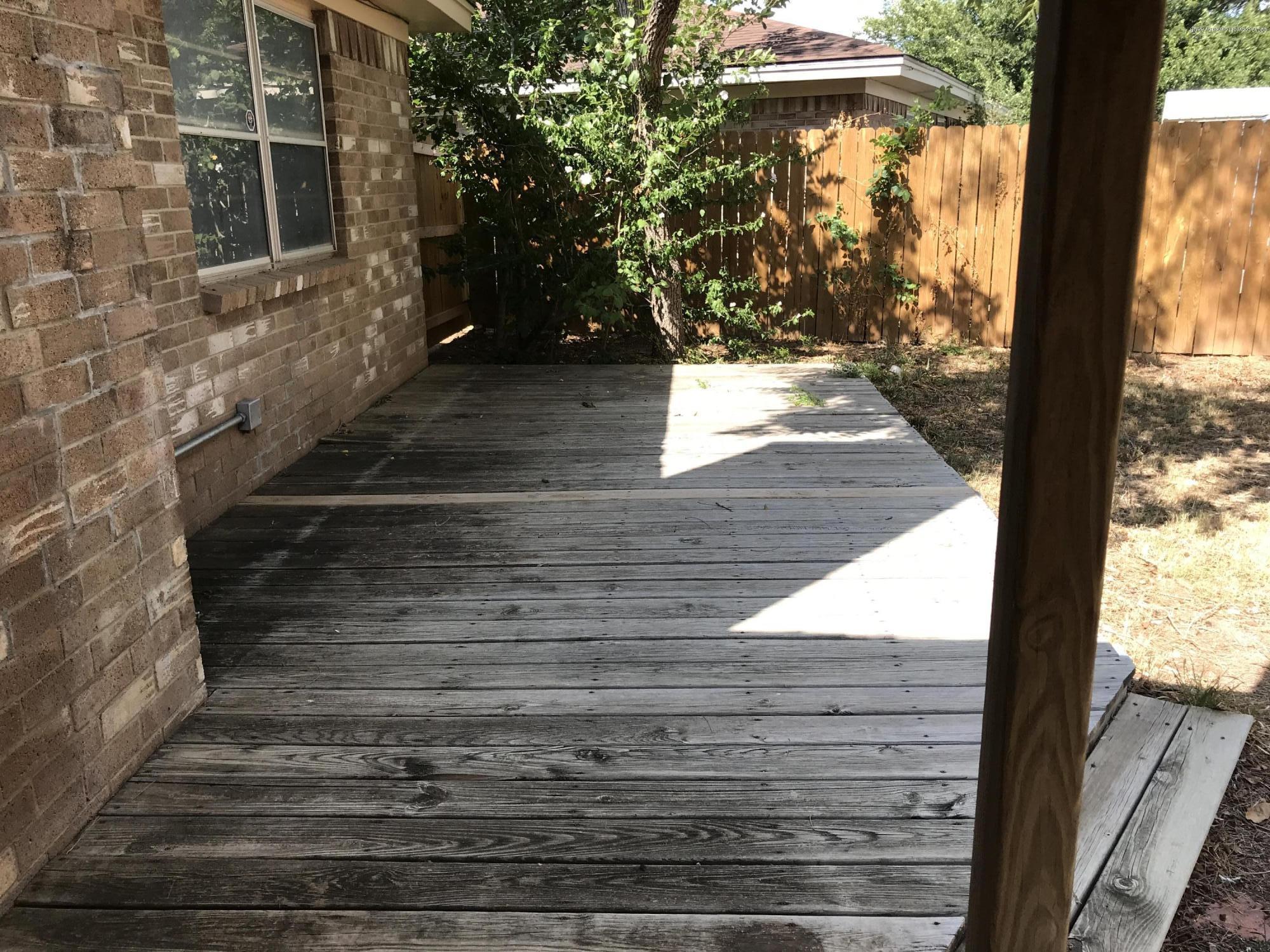 7015 Euclid Street Amarillo, TX 79110 - Photo 22 of 29 Back Deck