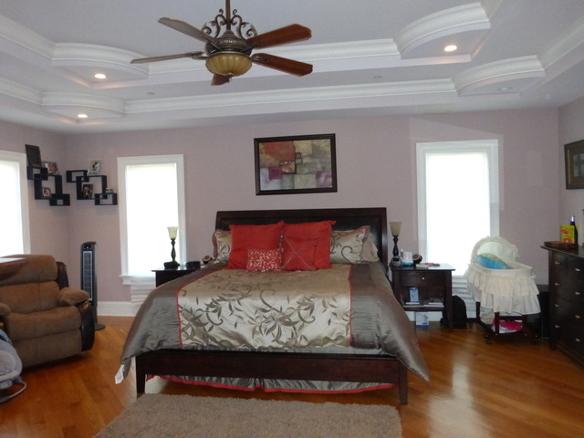 311 North Westgate Road Mount Prospect, IL 60056 - Photo 10 of 18 a bedroom with a bed window and couch