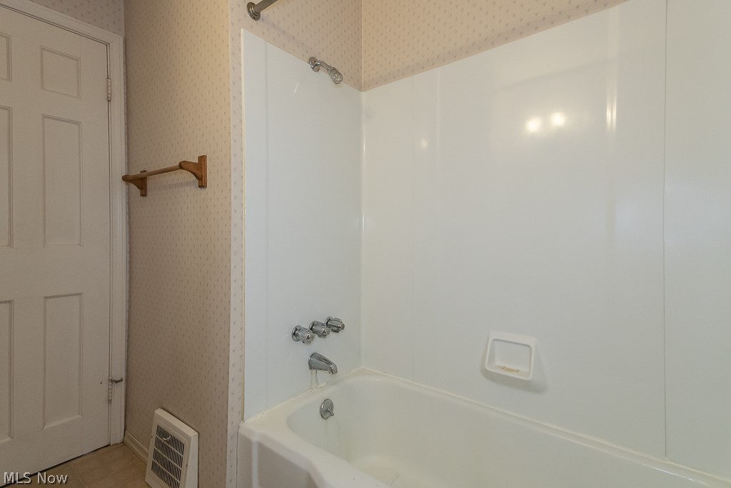 839 Lander Road Cleveland, OH 44143 - Photo 10 of 19