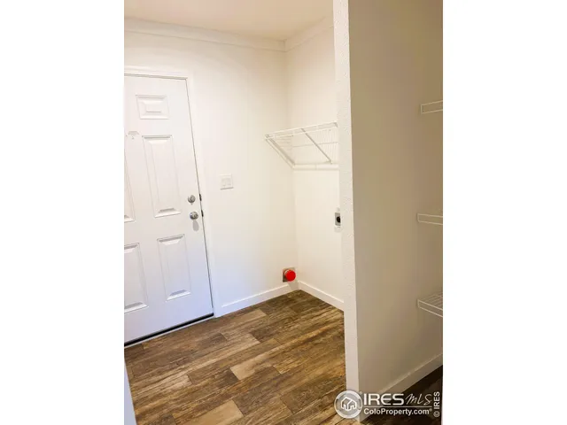 a view of utility room