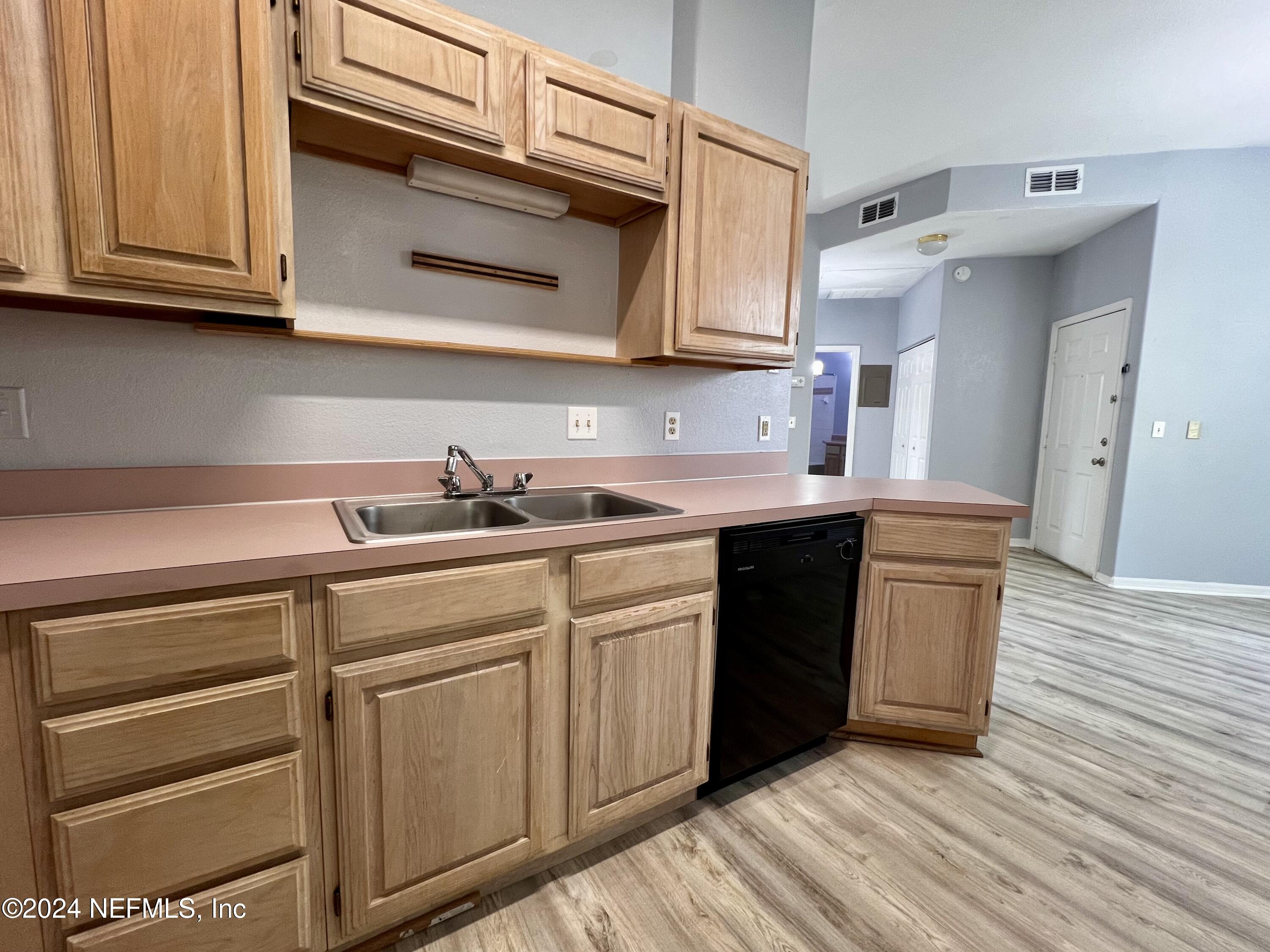 10150 Belle Rive Boulevard, Unit 904 Jacksonville, FL 32256 - Photo 11 of 44 IMG_5305
