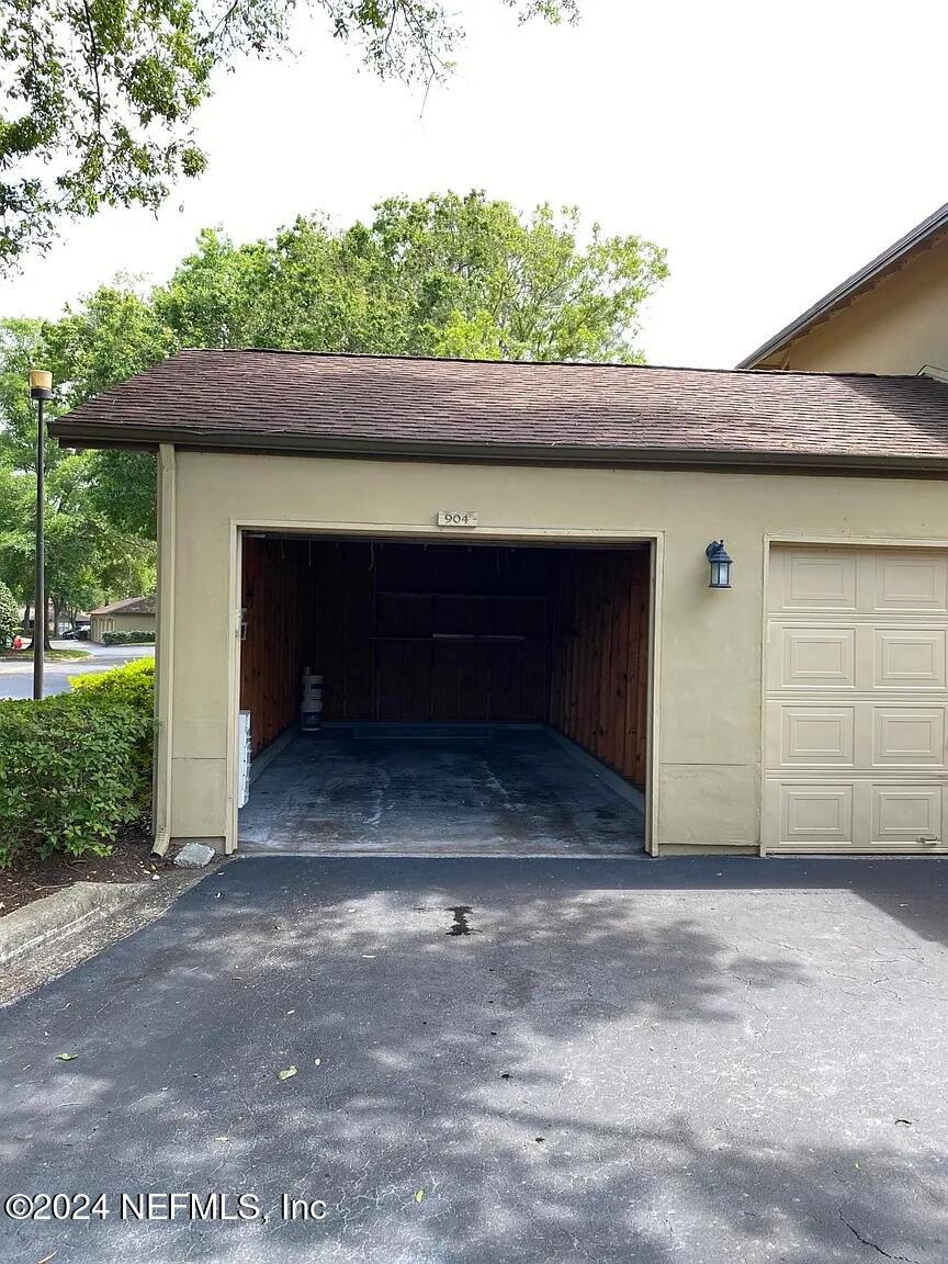10150 Belle Rive Boulevard, Unit 904 Jacksonville, FL 32256 - Photo 31 of 44 garage 2