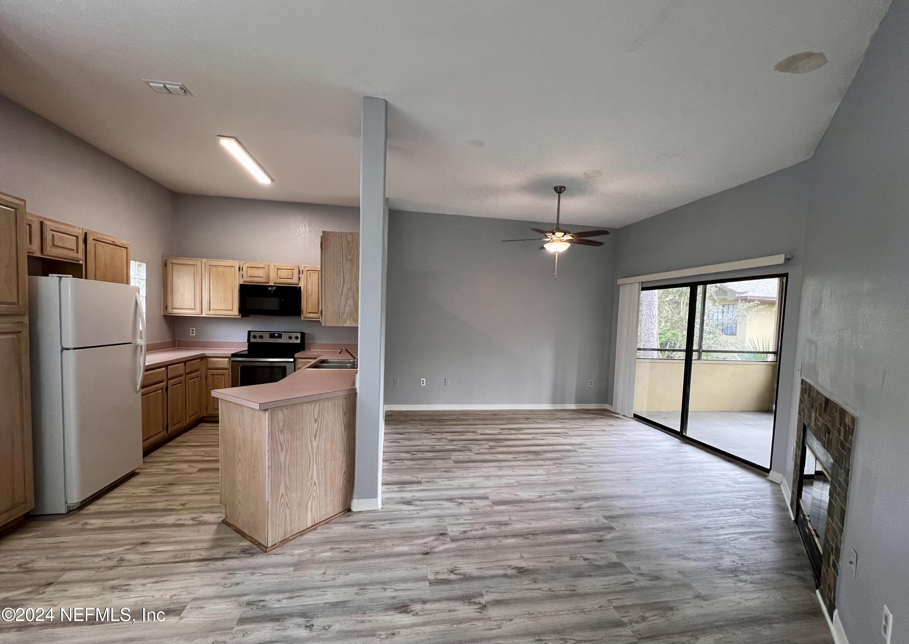 10150 Belle Rive Boulevard, Unit 904 Jacksonville, FL 32256 - Photo 4 of 44 IMG_5296