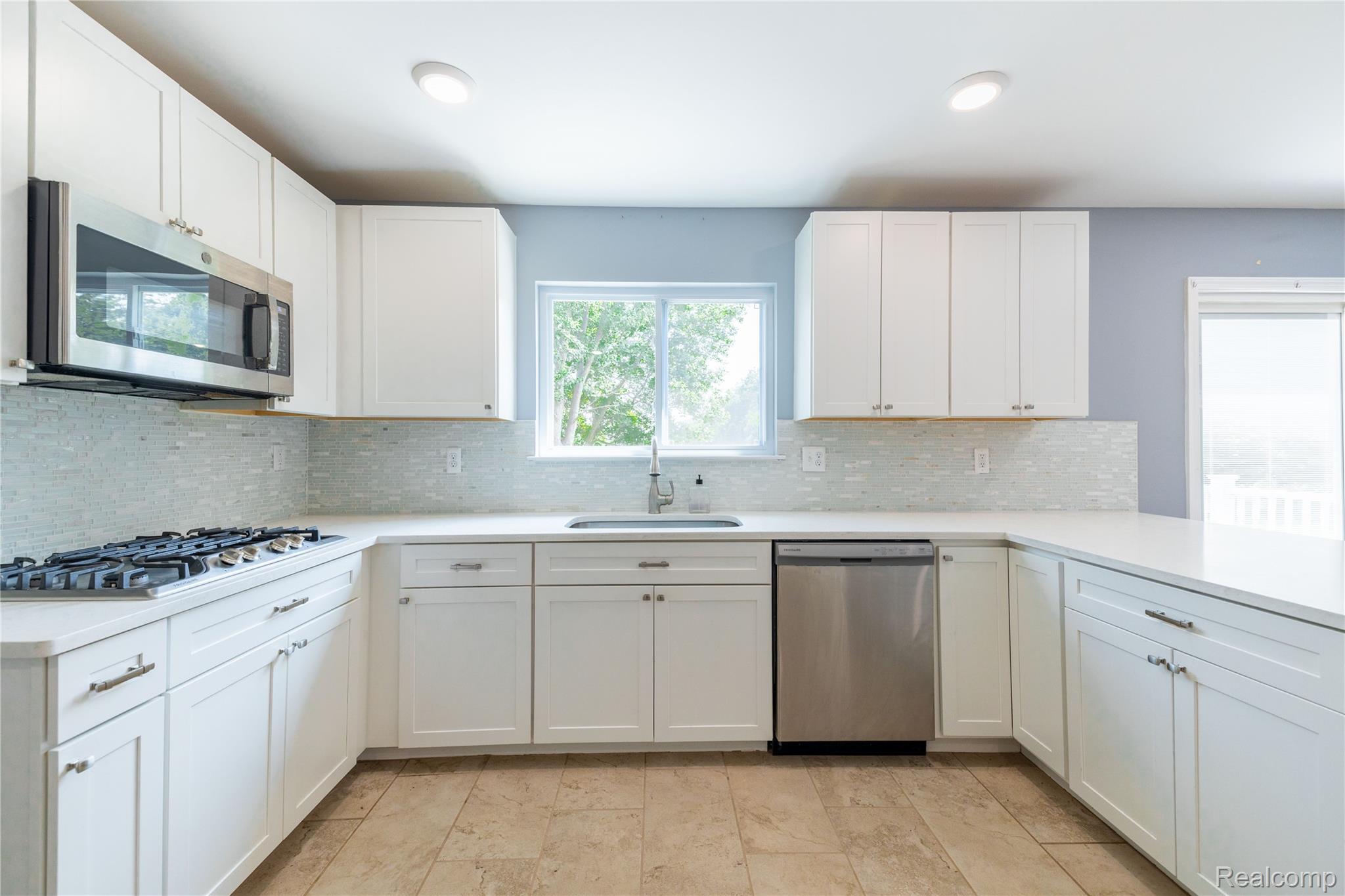 6400 East Highland Road Howell, MI 48843 - Photo 4 of 48 6400 East Highland Rd, Howell (8 of 48).jpg