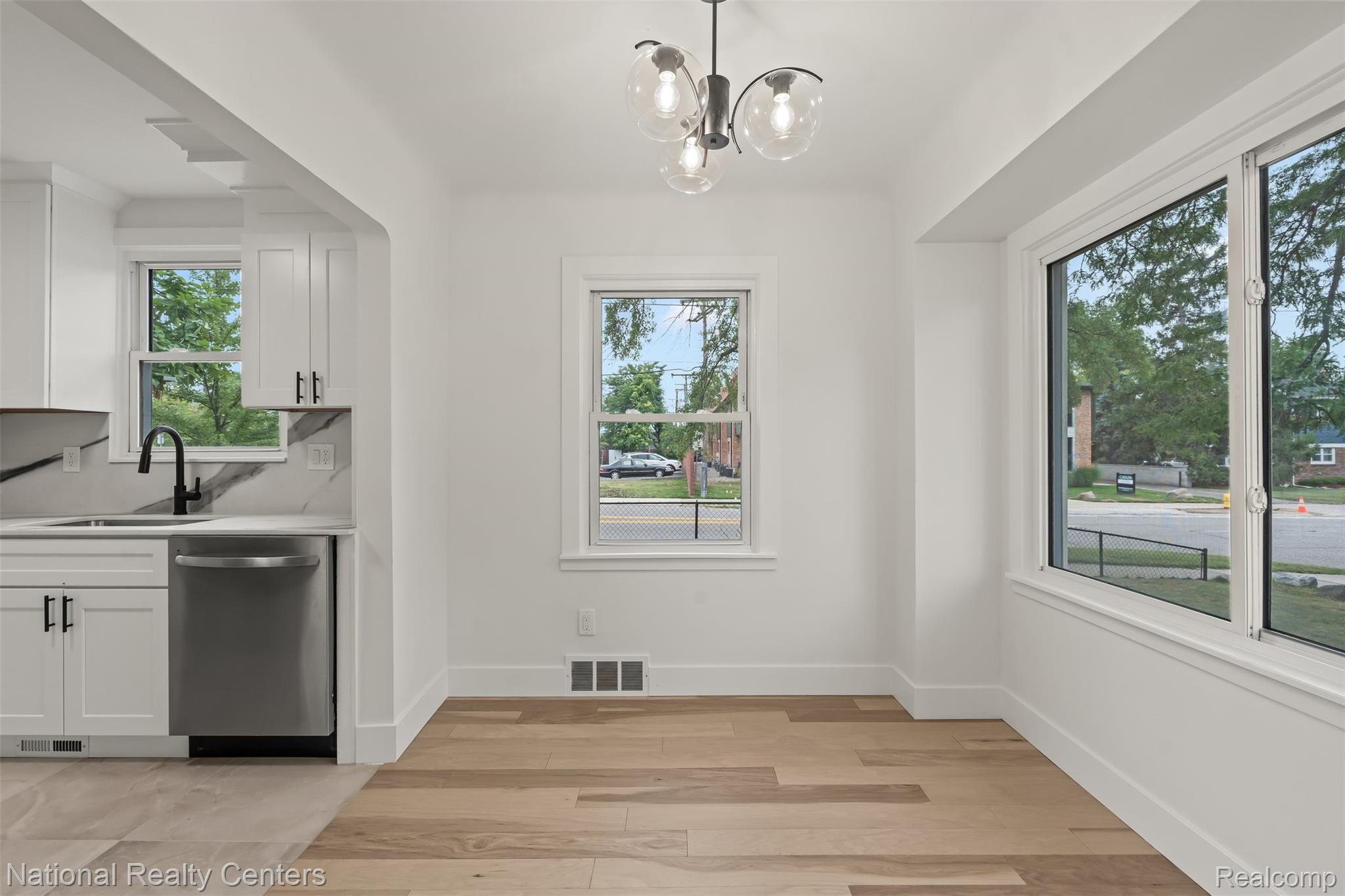 2616 Kenmore Road Berkley, MI 48072 - Photo 10 of 39 Kenmore-23.jpg