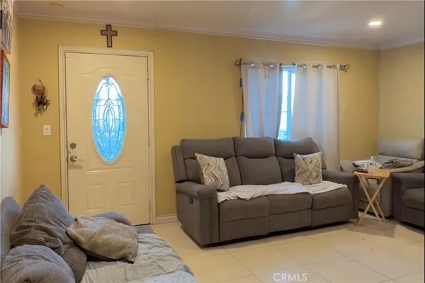 $550,000 | 621 West 108th Street, Los Angeles, CA 90044