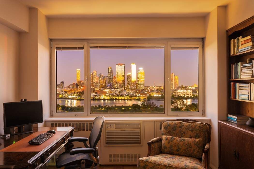 45 Sutton Place South, Unit 17F Manhattan, NY 10022 - Photo 14 of 43