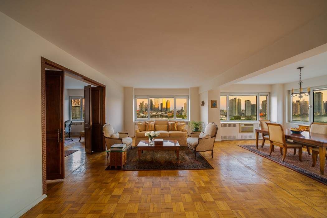 45 Sutton Place South, Unit 17F Manhattan, NY 10022 - Photo 17 of 43