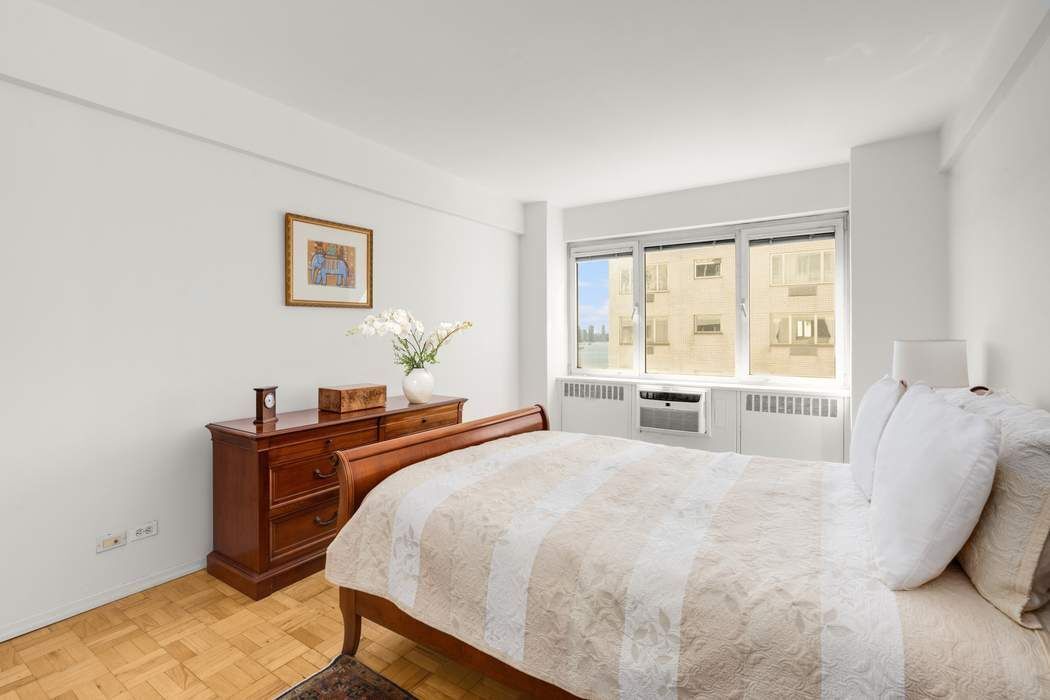 45 Sutton Place South, Unit 17F Manhattan, NY 10022 - Photo 29 of 43