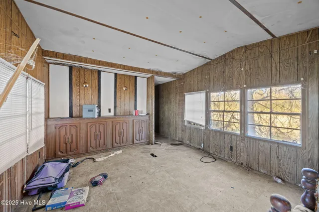 $25,000 | 401 South Maple Street, Oak City, NC 27857