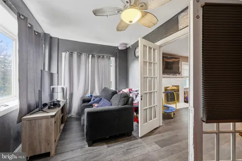 $240,000 | 3841 Marshall Road, Drexel Hill, PA 19026