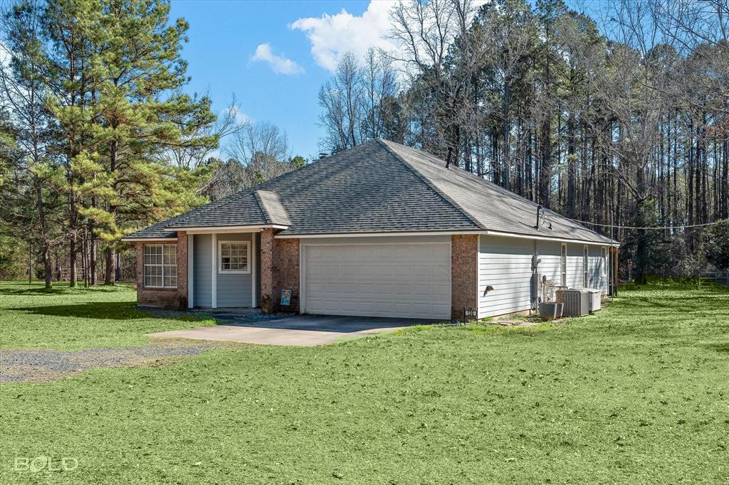 136 Scarborough Road Benton, LA 71006 - Photo 3 of 37