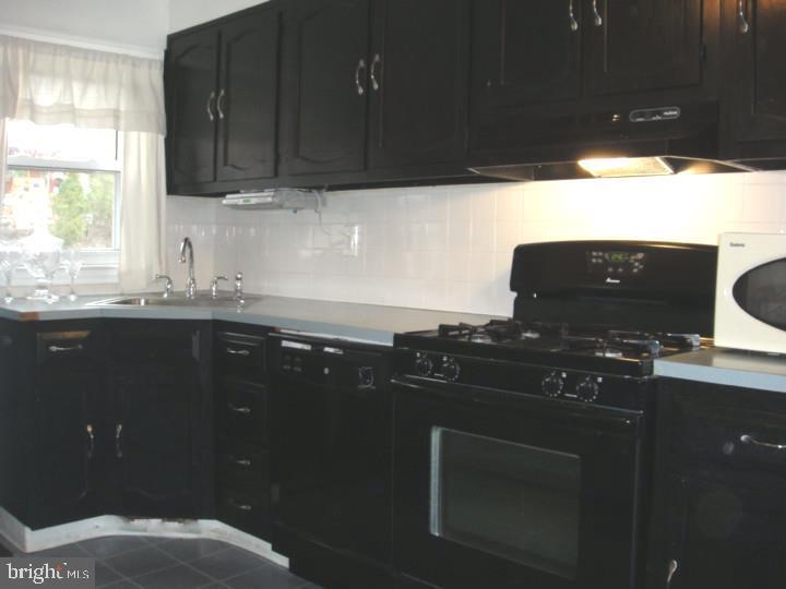 3949 Stratford Road Upper Darby, PA 19026 - Photo 8 of 13 Gallery Image 8