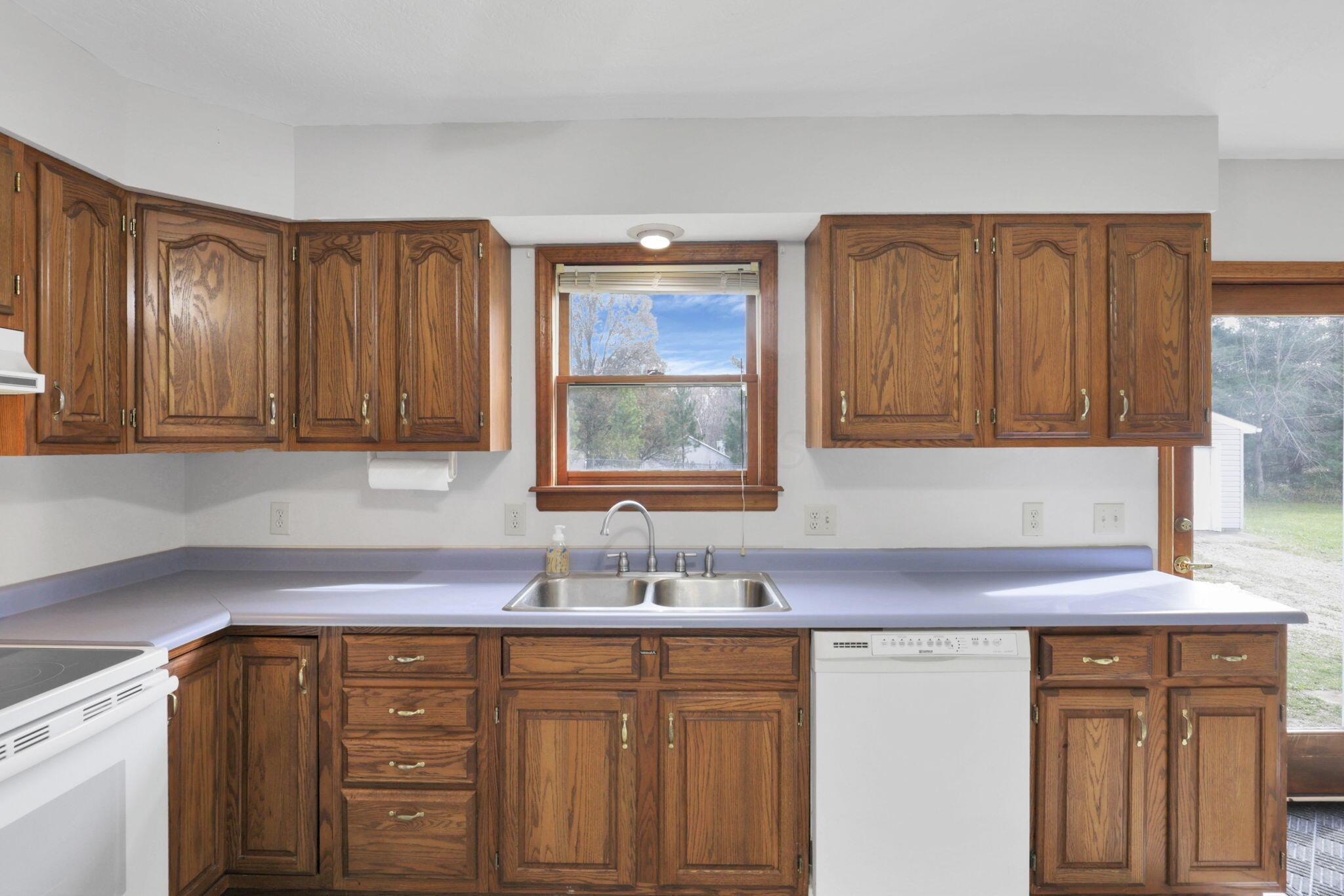 9416 Baker Road Stoutsville, OH 43154 - Photo 24 of 52 Kitchen